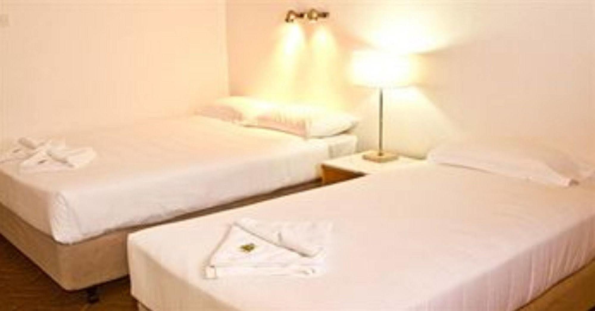 Cbd Hotel Ньюкасл Экстерьер фото